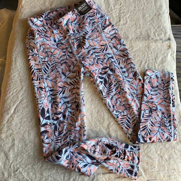Pocket Leggings - Picture 1 of 3